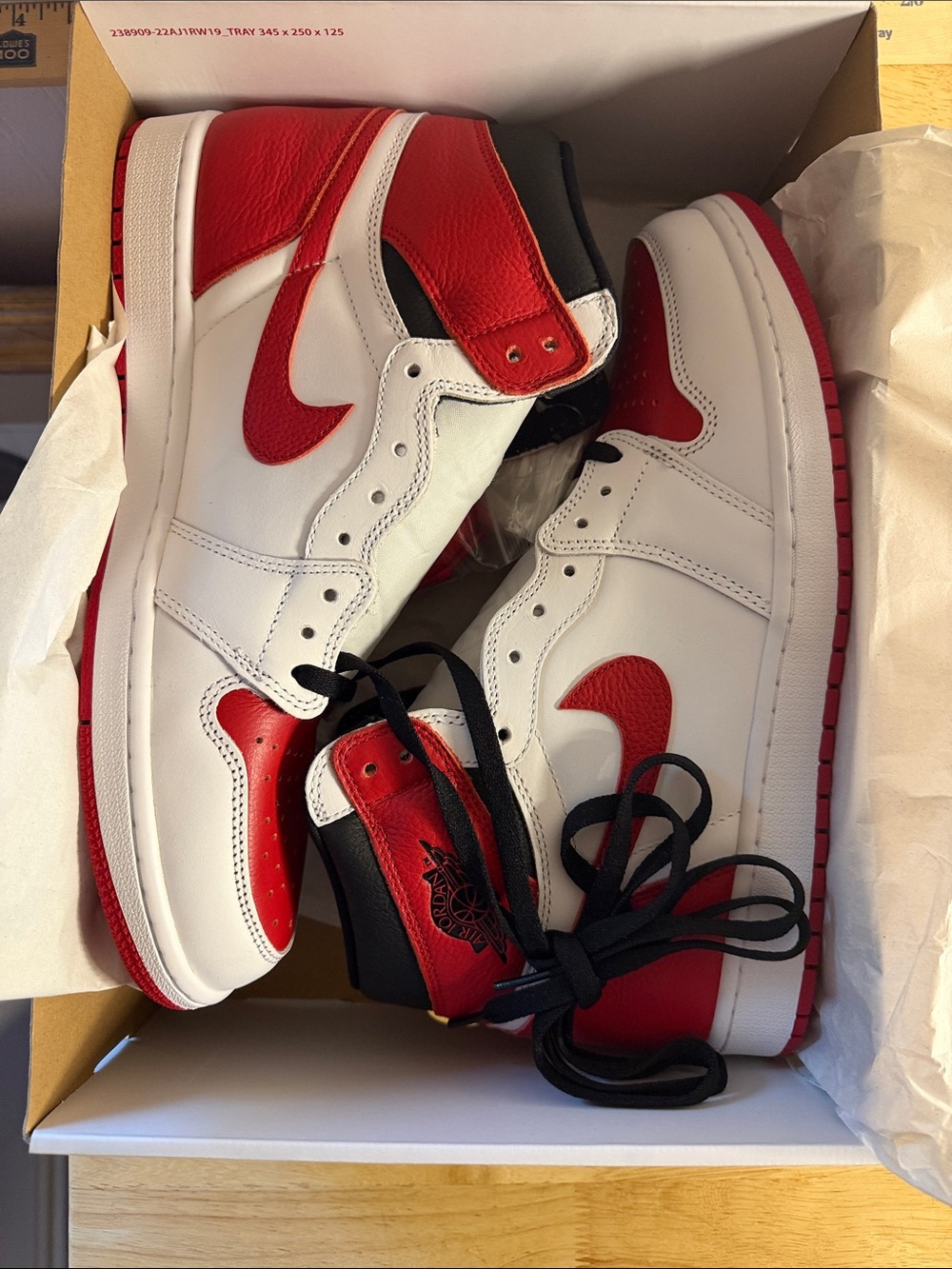 NWT Retro AIR JORDAN 1 High OG